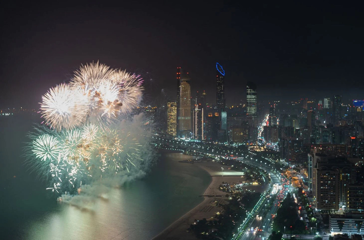 Abu Dhabi corniche New Years Eve fireworks